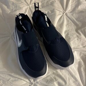 Nike boys Dark Blue Slip-On Sneakers